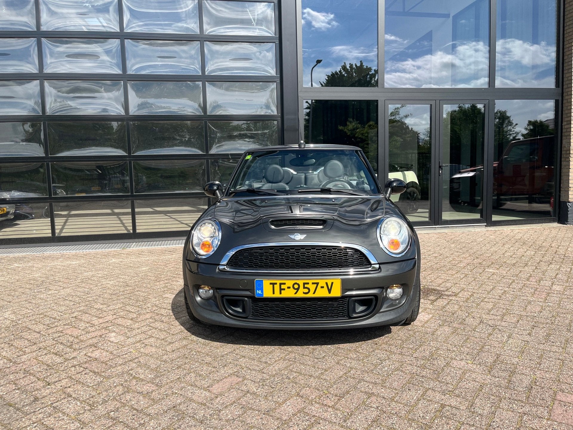 Mini Mini Cabrio 1.6 Cooper S Chili, Leer, Navi , 184 pk !, Auto's, Voorwielaandrijving, Euro 5, Gebruikt, Zwart