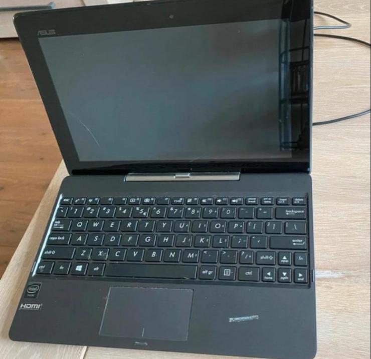 Laptop - tablet met toetsenbord, Computers en Software, Windows Tablets, 10 inch, 32 GB, Ophalen of Verzenden, Zo goed als nieuw