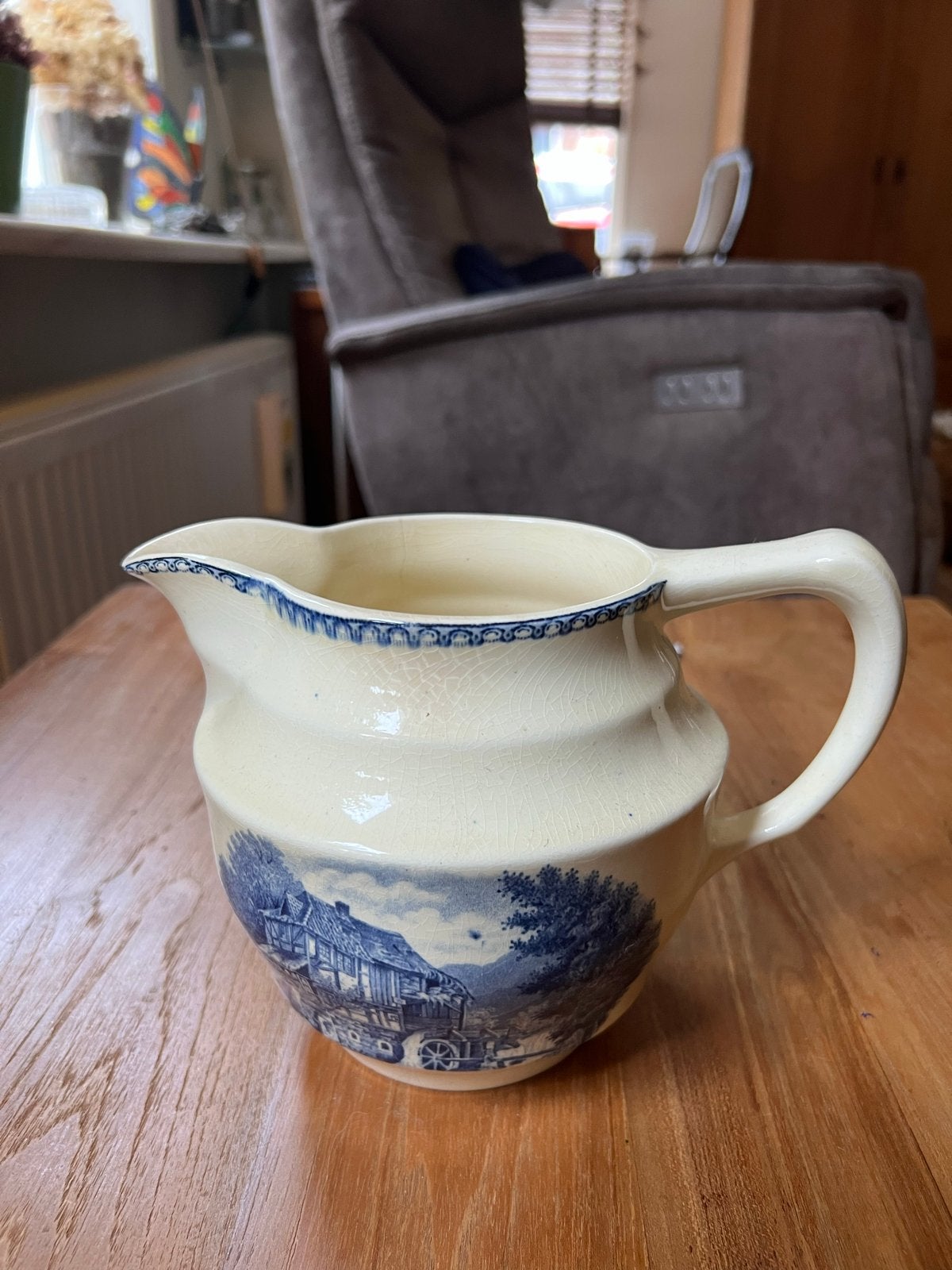Antieke crèmekleurige kan met blauw landschap, Antiek en Kunst, Ophalen of Verzenden