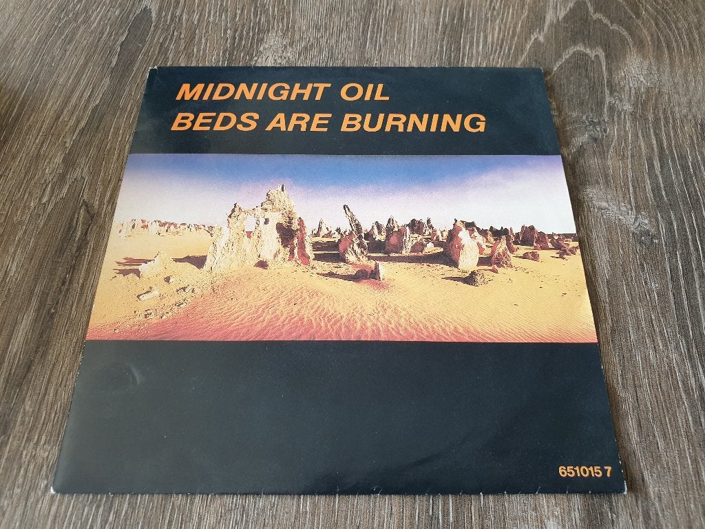Single Midnight Oil / Beds are burning / i.z.g.s., Cd's en Dvd's, Vinyl Singles, 7 inch, Ophalen of Verzenden, Zo goed als nieuw
