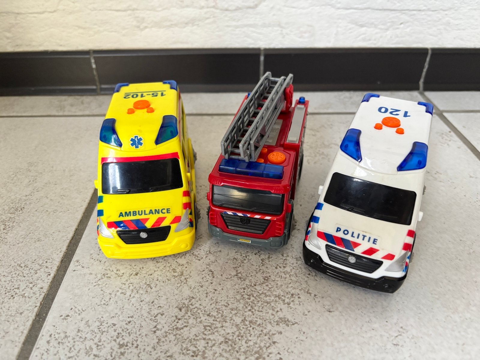 Hulpdienst voertuigen set: ambulance, brandweer, politie, Ophalen, Zo goed als nieuw