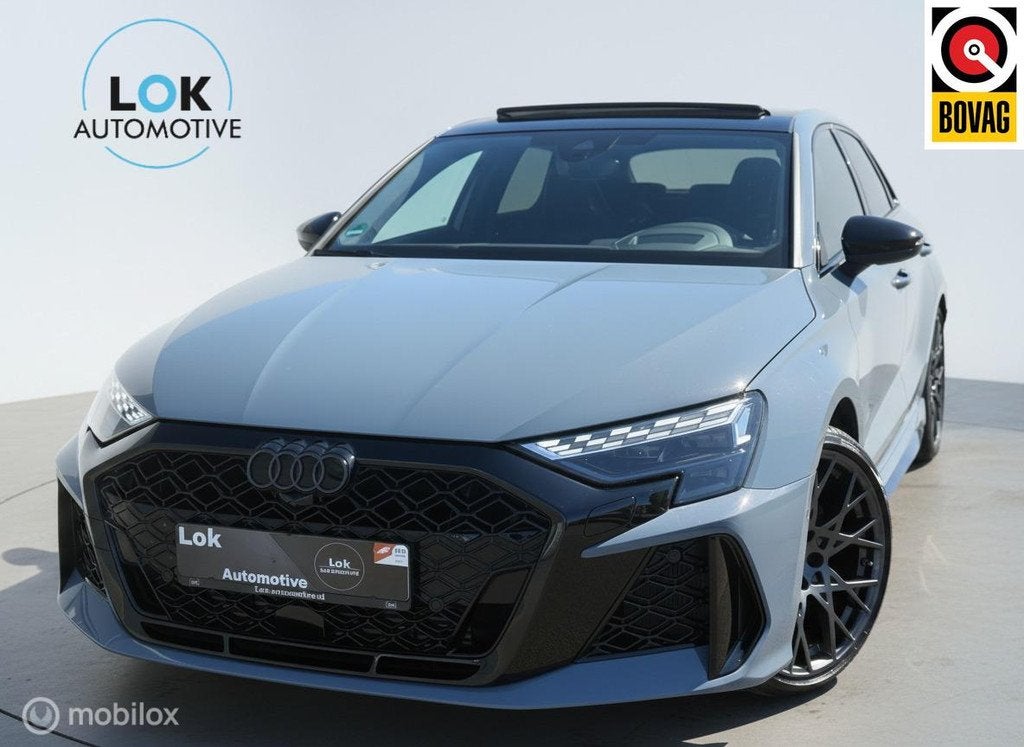 Audi RS 3 2.5 TFSI RS 3 quattro PANO|HUD|SONOS|SFEER|CARBON|, Auto's, Audi, Gebruikt, RS3, Bedrijf, Vierwielaandrijving