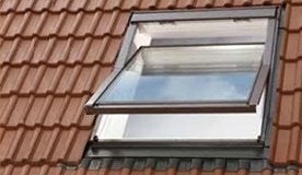 Velux Dakvenster SK06 – GGL (kunststof, onderhoudsarm), Ophalen, 80 tot 120 cm, 80 tot 120 cm, Zo goed als nieuw