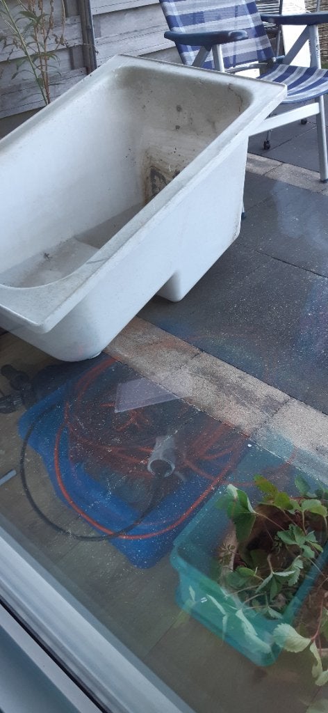 Gratis badkuip als regenton voor moestuin, 150 liter of meer, Ophalen, Gebruikt, Kunststof