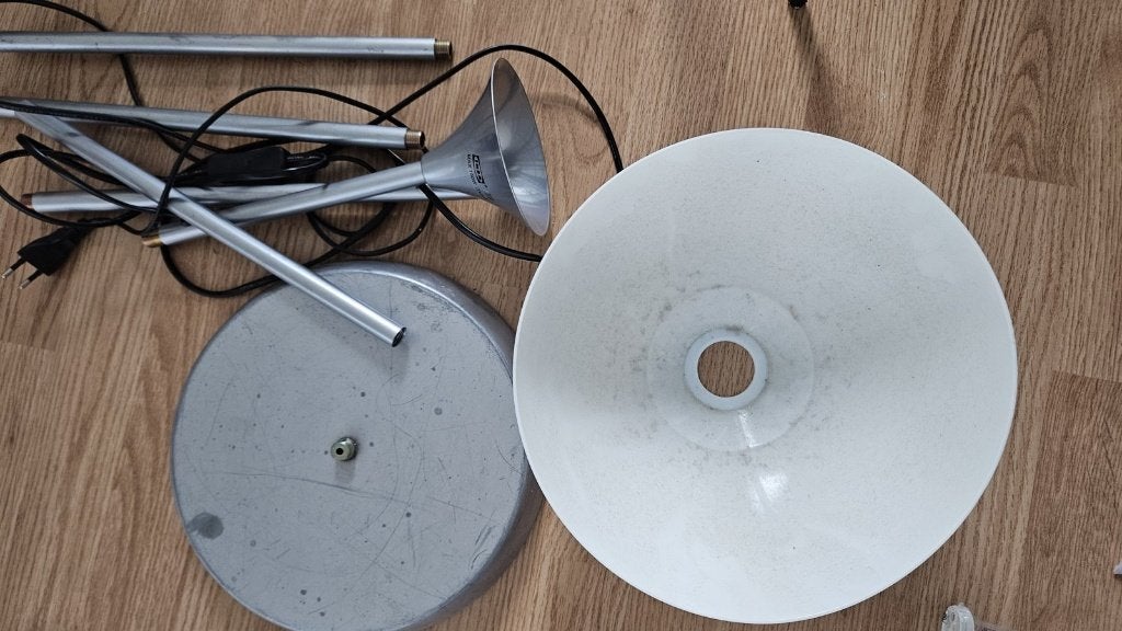 Gratis: IKEA vloerlamp / uplighter zilver met witte kap, Ophalen, Gebruikt, 150 tot 200 cm