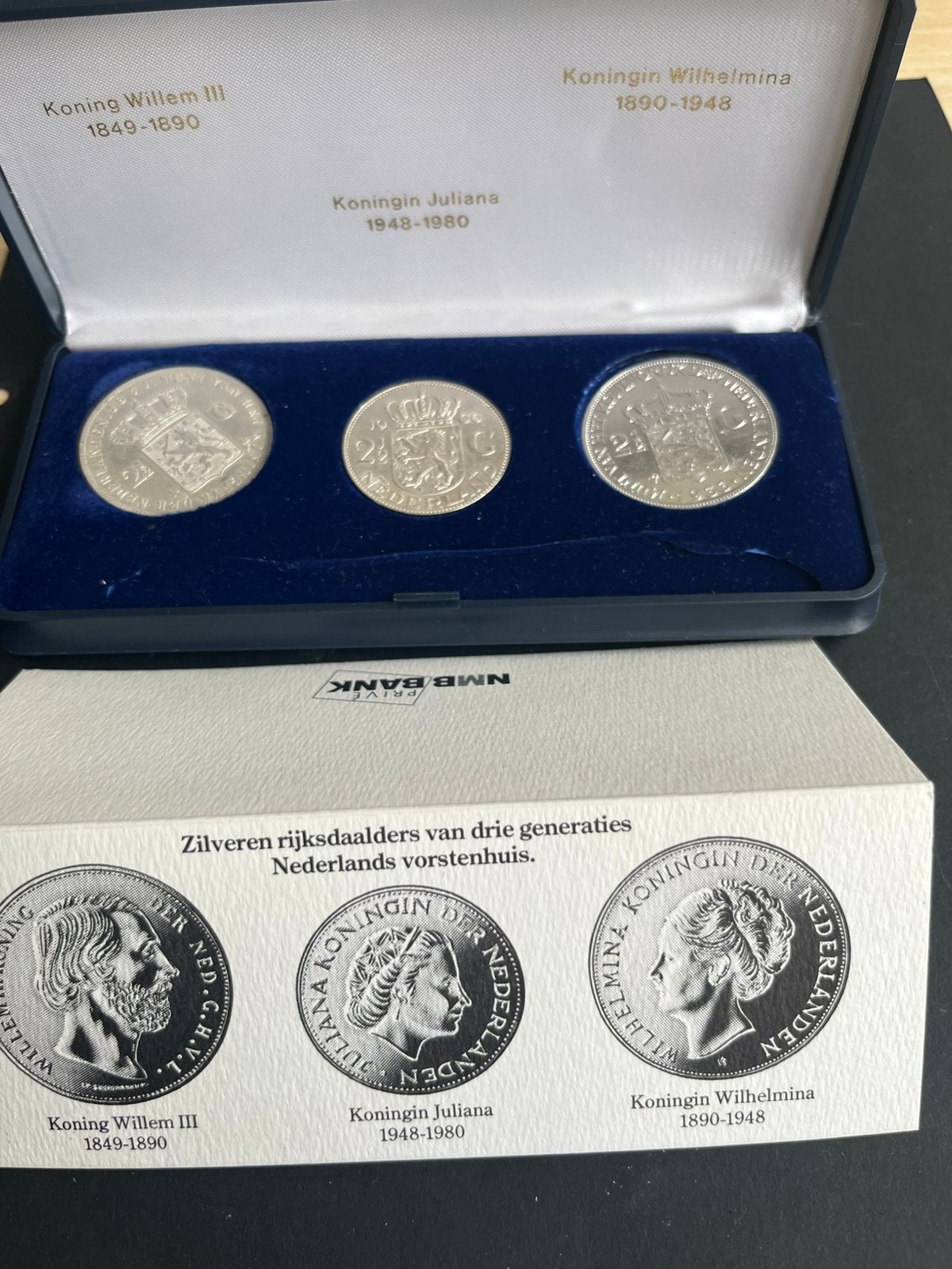 DRIE GENERATIES NL VORSTENHUIS  ZILVEREN RIJKSDAALDERS, Postzegels en Munten, Munten | Nederland, Koning Willem III, Zilver, 2½ gulden