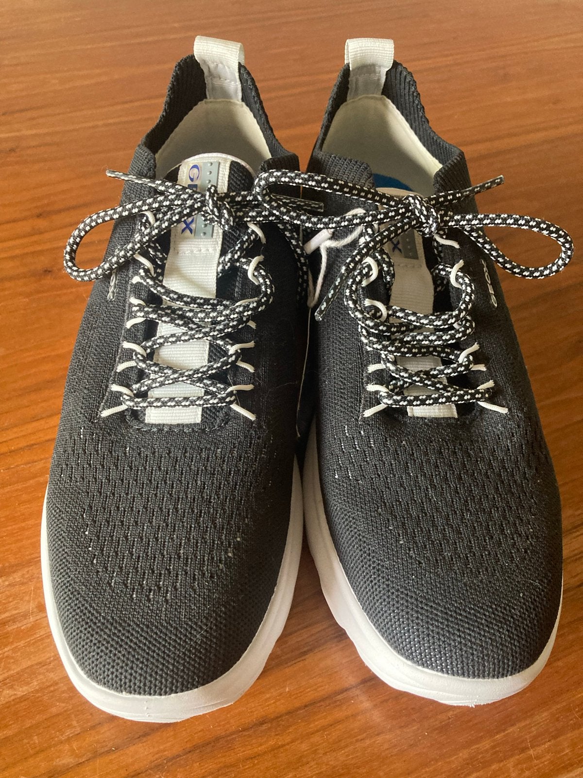 Geox sneakers maat 40 - Nooit gedragen, Ophalen of Verzenden, Nieuw, Zwart, Sneakers of Gympen