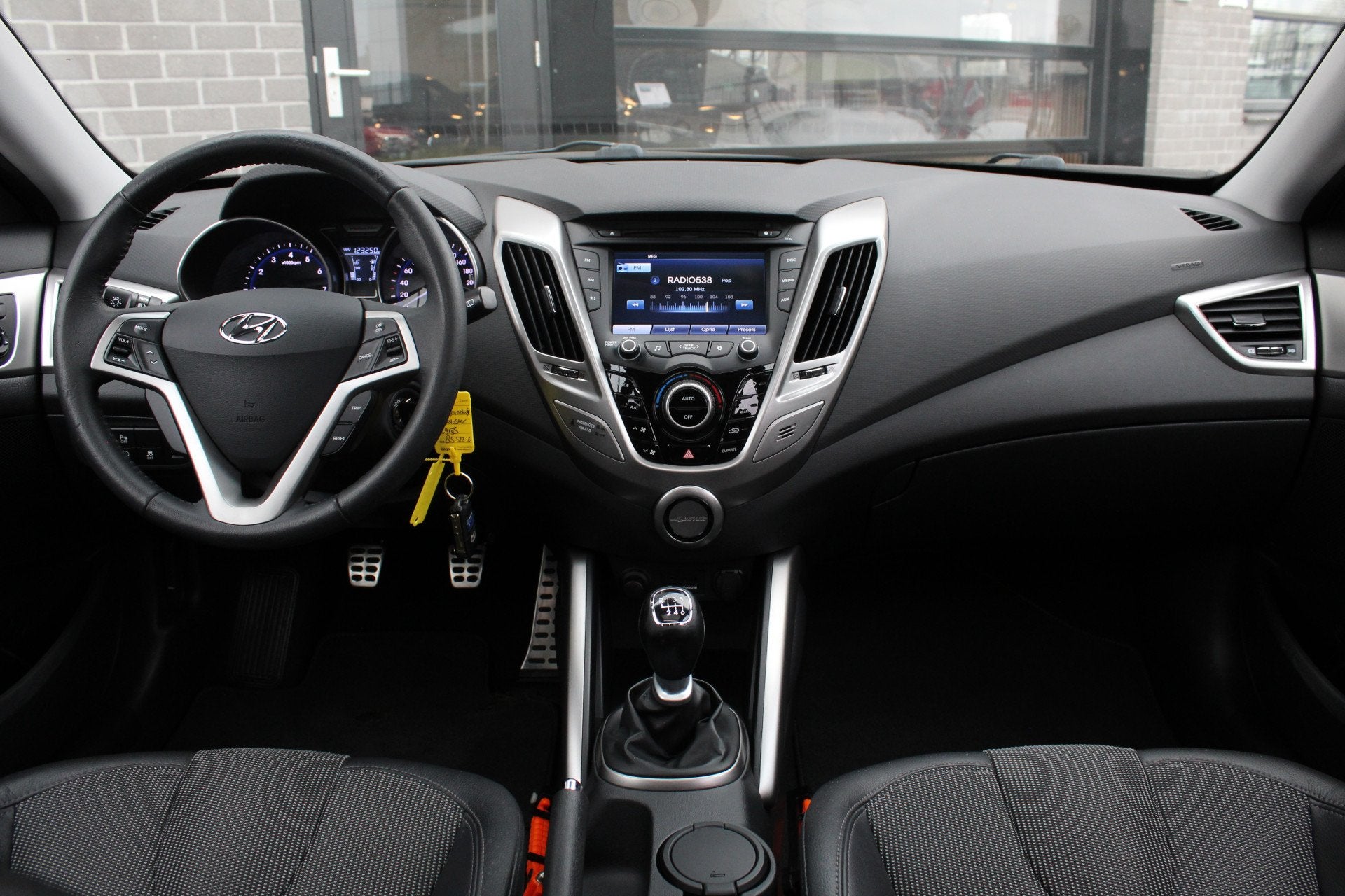 Hyundai Veloster 1.6 GDI i-Vision / Panoramadak / Camera / N, Auto's, Voorwielaandrijving, Gebruikt, 4 cilinders, Met garantie (alle)