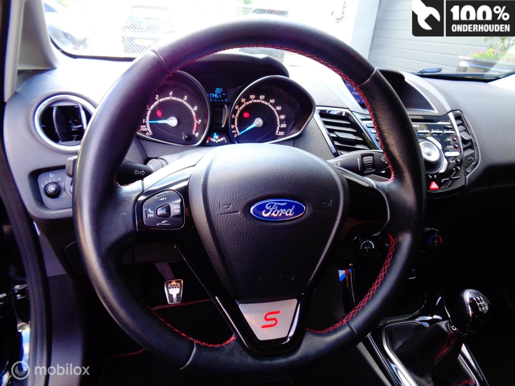 Foto 13 van Ford Fiesta 1.0 EcoBoost Black Edition