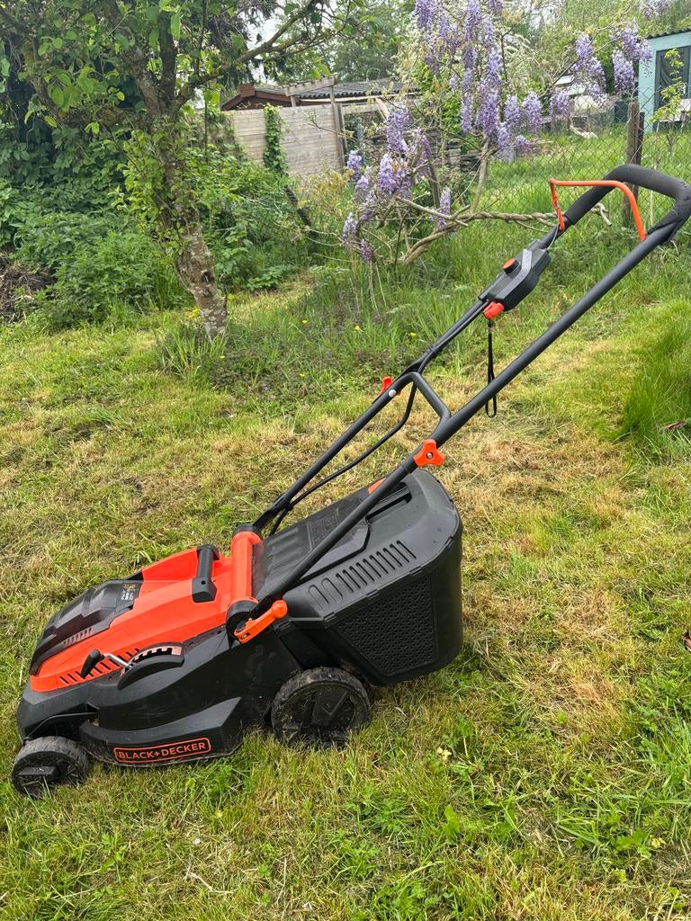 Black+Decker 36V Accu Grasmaaier zonder accu's en lader, Cirkelmaaier, Gebruikt, Accu-grasmaaier, Ophalen of Verzenden