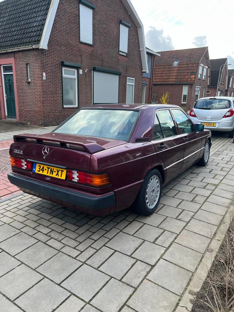 Mercedes-Benz 190-Serie 1.8 E U9 1992 Rood, Achterwielaandrijving, 4 cilinders, 1797 cc, Handgeschakeld