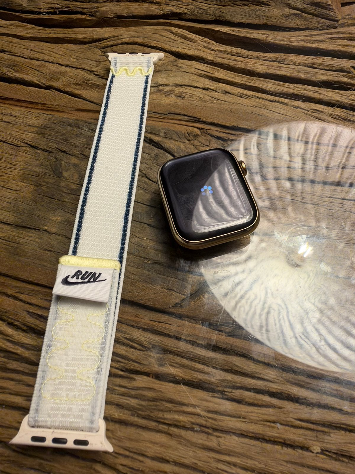 Apple watch serie 8, titanium goud, Geel, IOS, Ophalen of Verzenden, Zo goed als nieuw