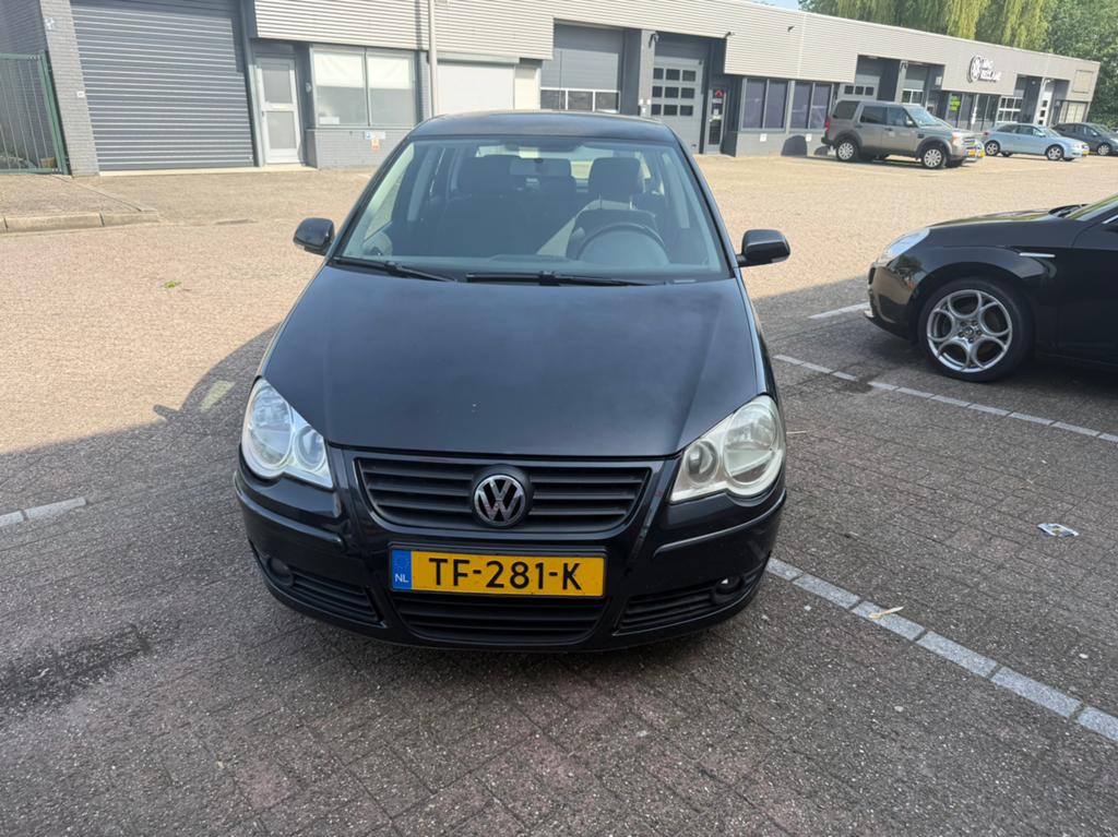 Volkswagen Polo 1.4 16V 5Drs 2007 Zwart Apk Airco Nap, Voorwielaandrijving, 4 cilinders, Zwart, Bedrijf