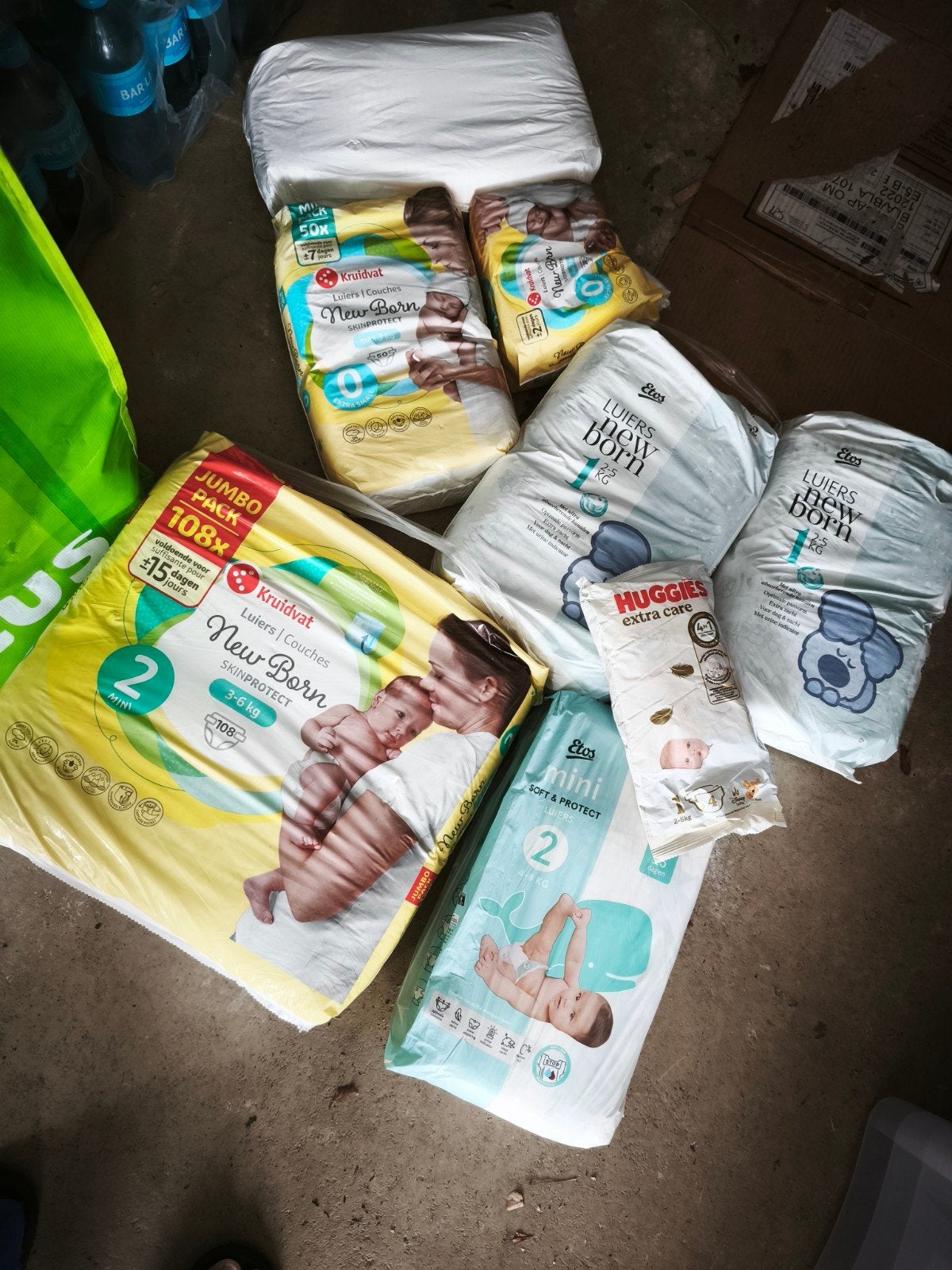Grote partij nieuwe luiers (Kruidvat, Etos, Huggies), Ophalen of Verzenden, Nieuw