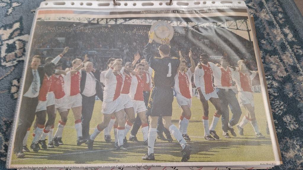 AJAX 1995-1996, Eén persoon