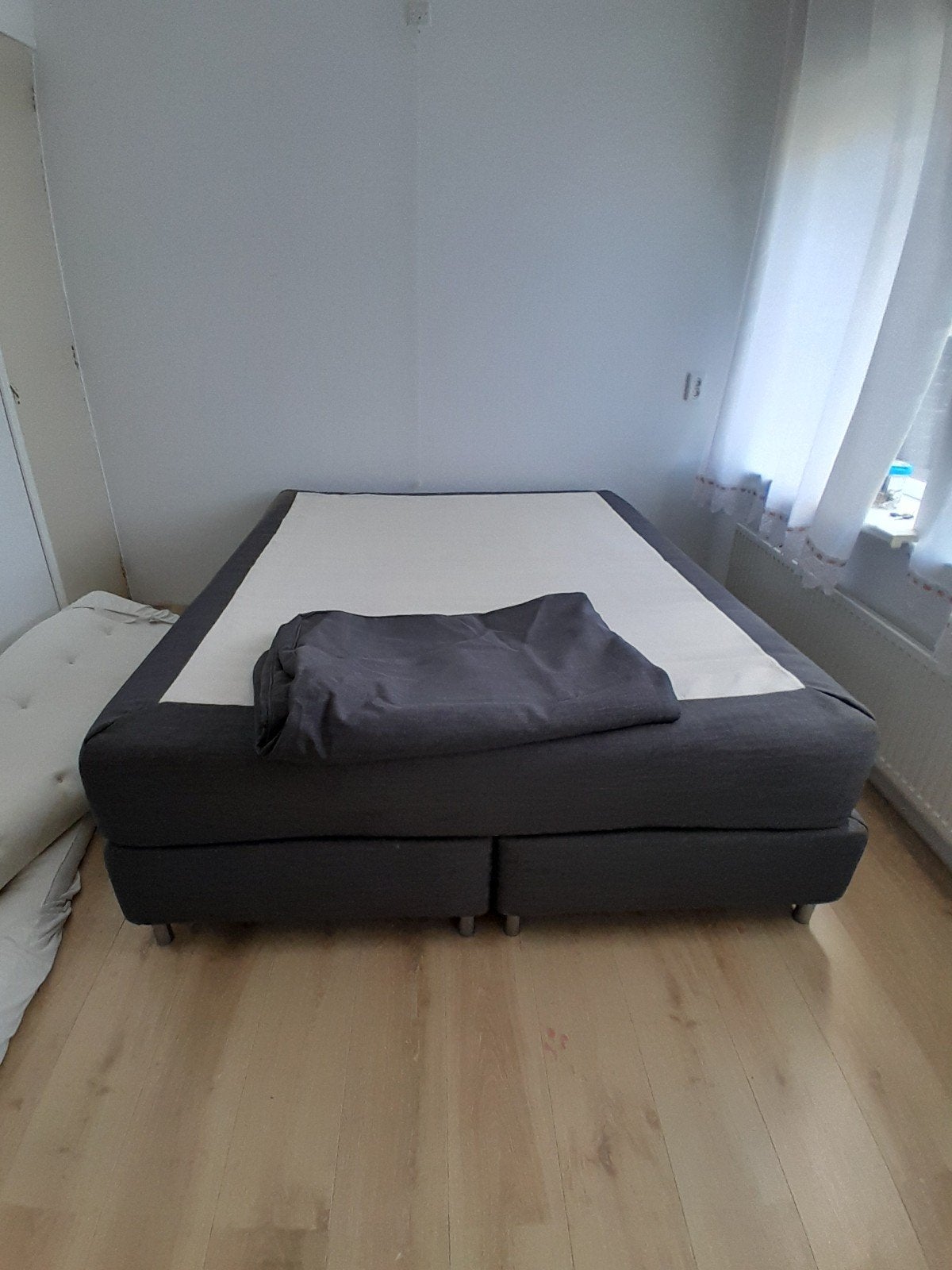 IKEA Espevär/Dunvik tweepersoons boxspring 1.6x2 bed matras, Tweepersoons, Ophalen of Verzenden, Zo goed als nieuw, 200 cm