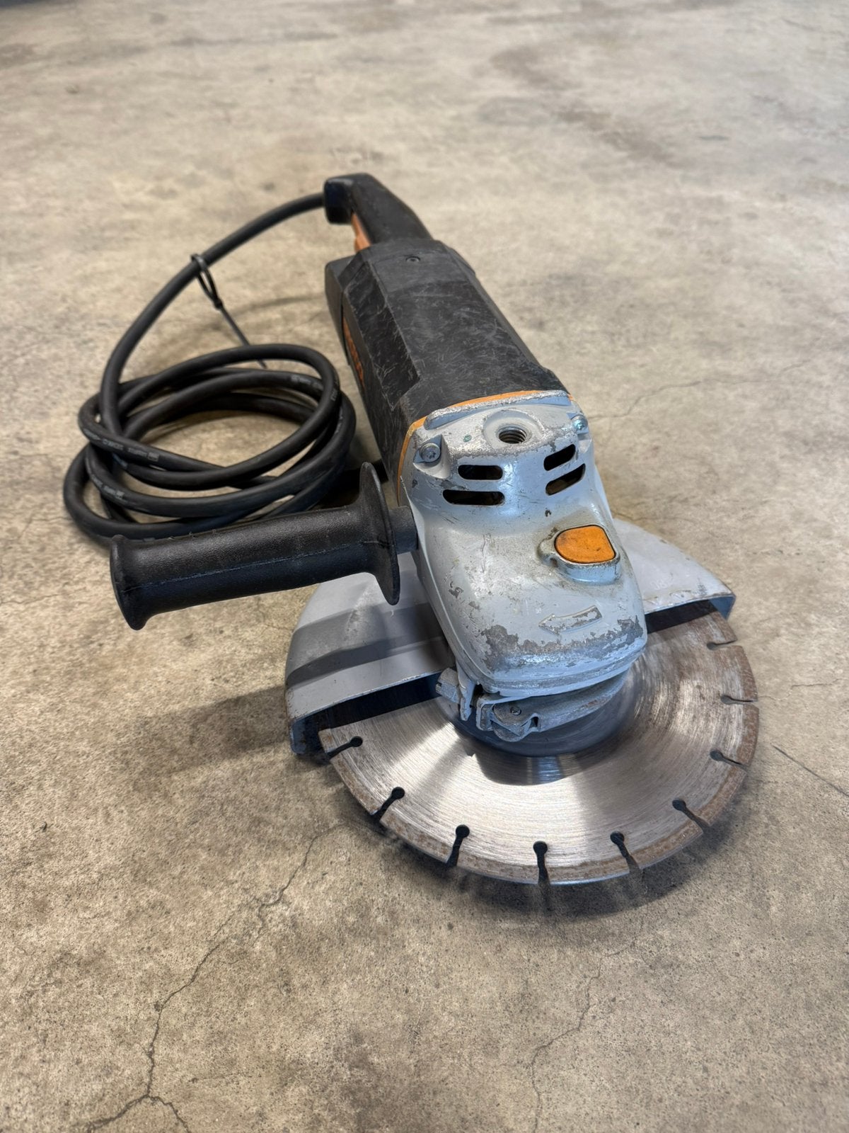 Protool haakse slijper AGP 230-22 - Gebruikt, perfect werken, Ophalen, Zo goed als nieuw, 1200 watt of meer, Overige typen