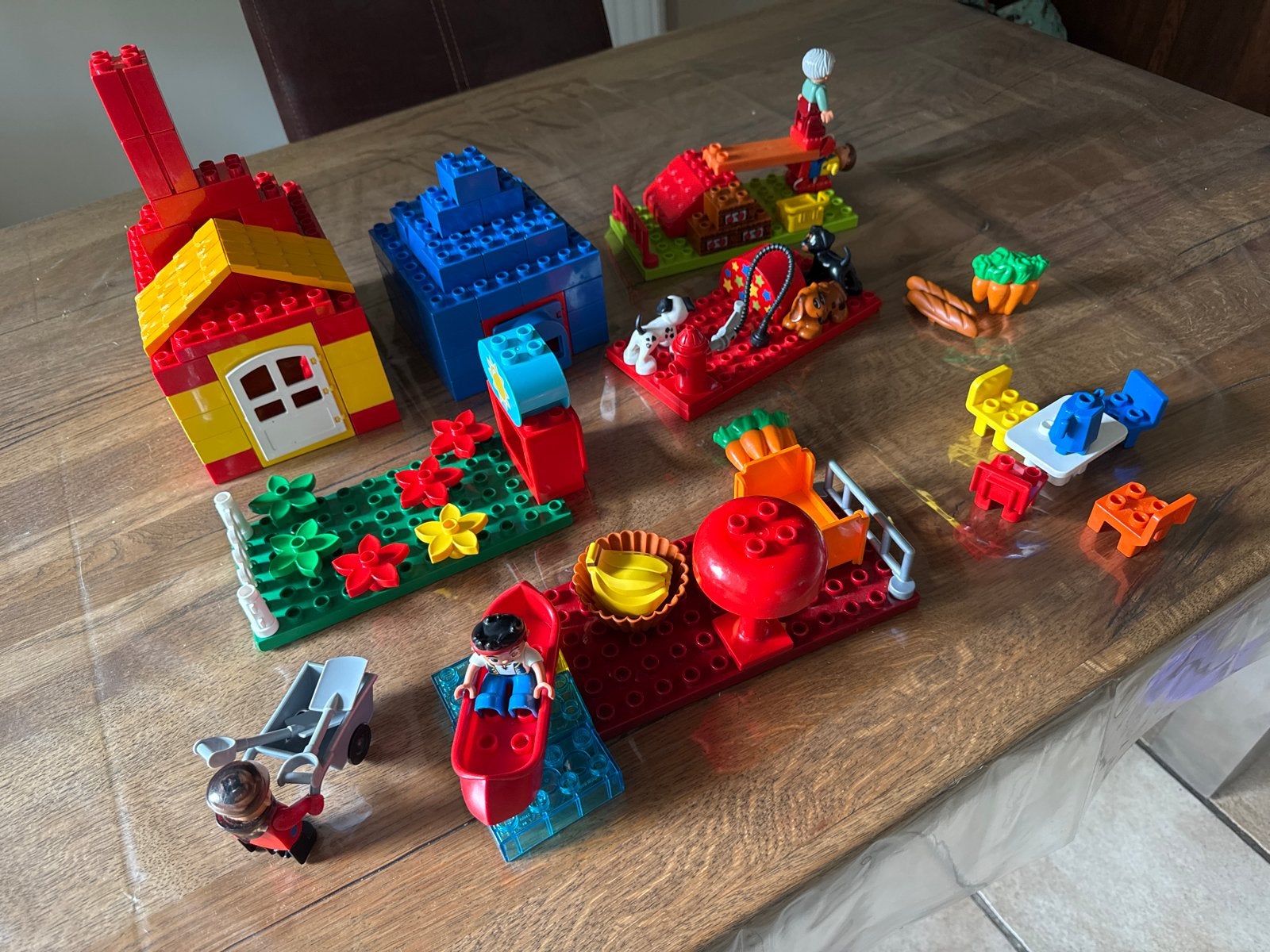Grote partij Duplo met huisjes, figuren en accessoires, Kinderen en Baby's, Gebruikt, Ophalen of Verzenden, Duplo, Inclusief accessoires