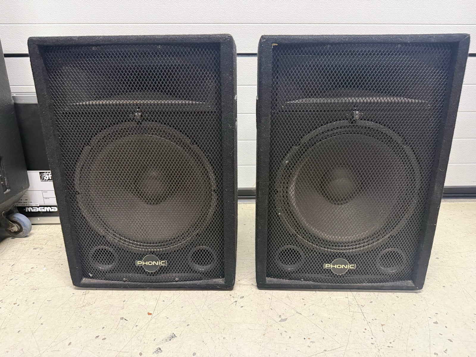 Phonic SEM 715 Stage/Floor Monitor Speakers (2 stuks), Studiomonitor, Gebruikt, Ophalen, 150 watt of meer