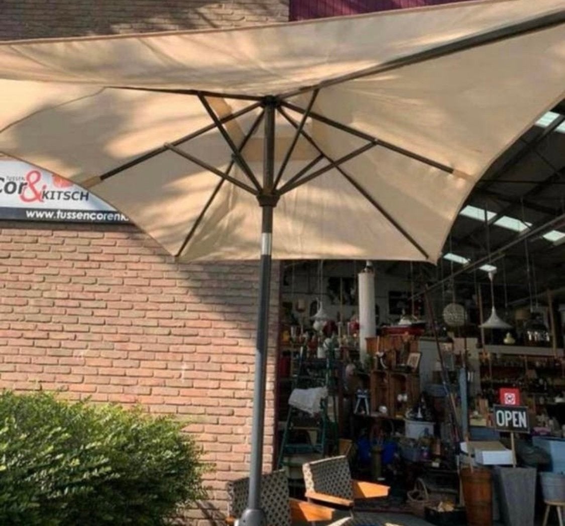 Parasol diverse grote parasols o.a. zweef parasol goede staa, Tuin en Terras, Parasols, Ophalen of Verzenden, Zo goed als nieuw