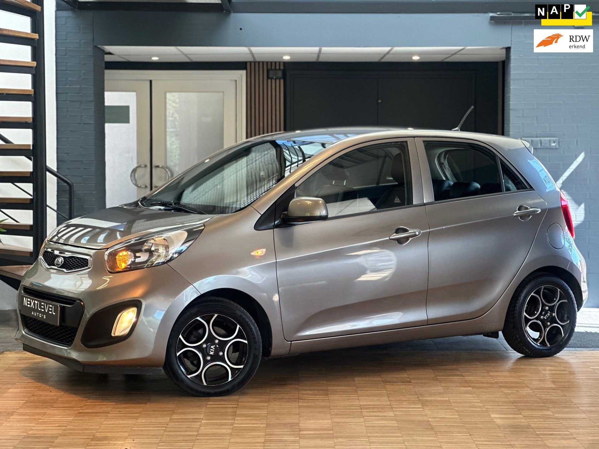 Kia Picanto 1.2 CVVT Comfort Pack Automaat Airco NAP, Auto's, Kia, Euro 5, 86 pk, Gebruikt, Zwart