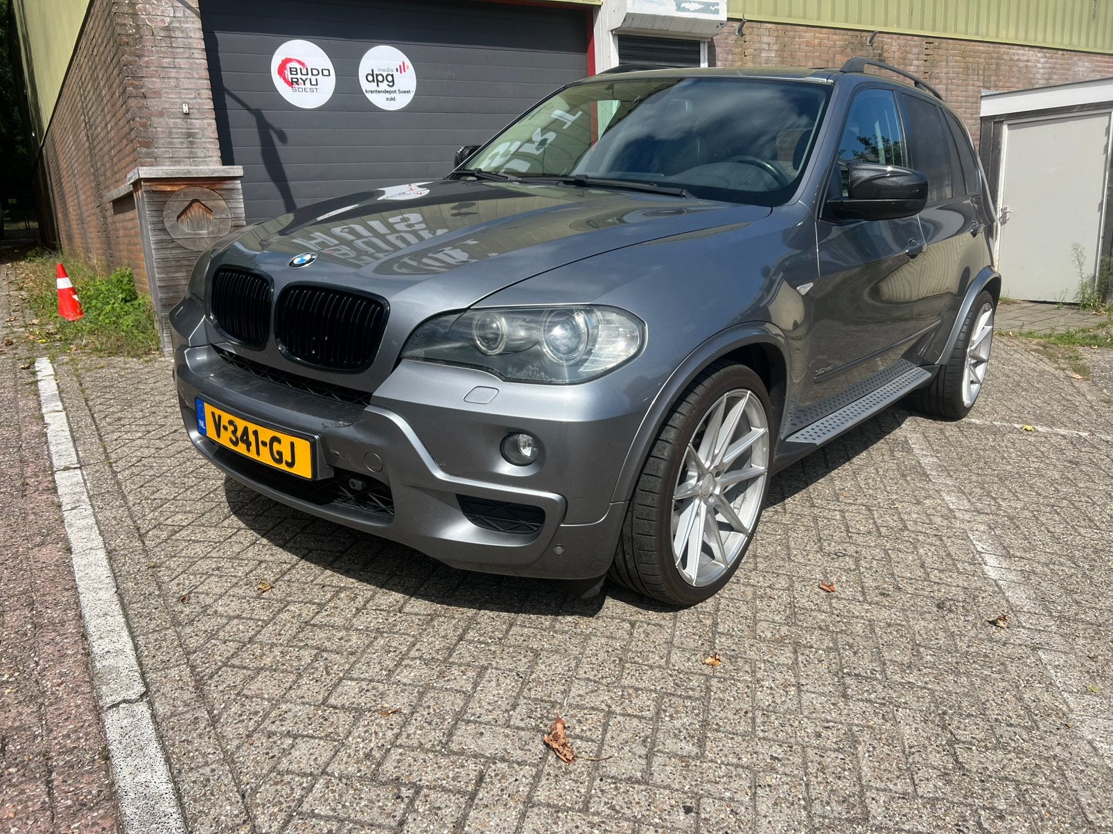 BMW X5 3.0 Sd Biturbo grijs kenteken Pano Navi etc, Auto's, Automaat, Bi-Xenon koplampen, Zwart, 2993 cc