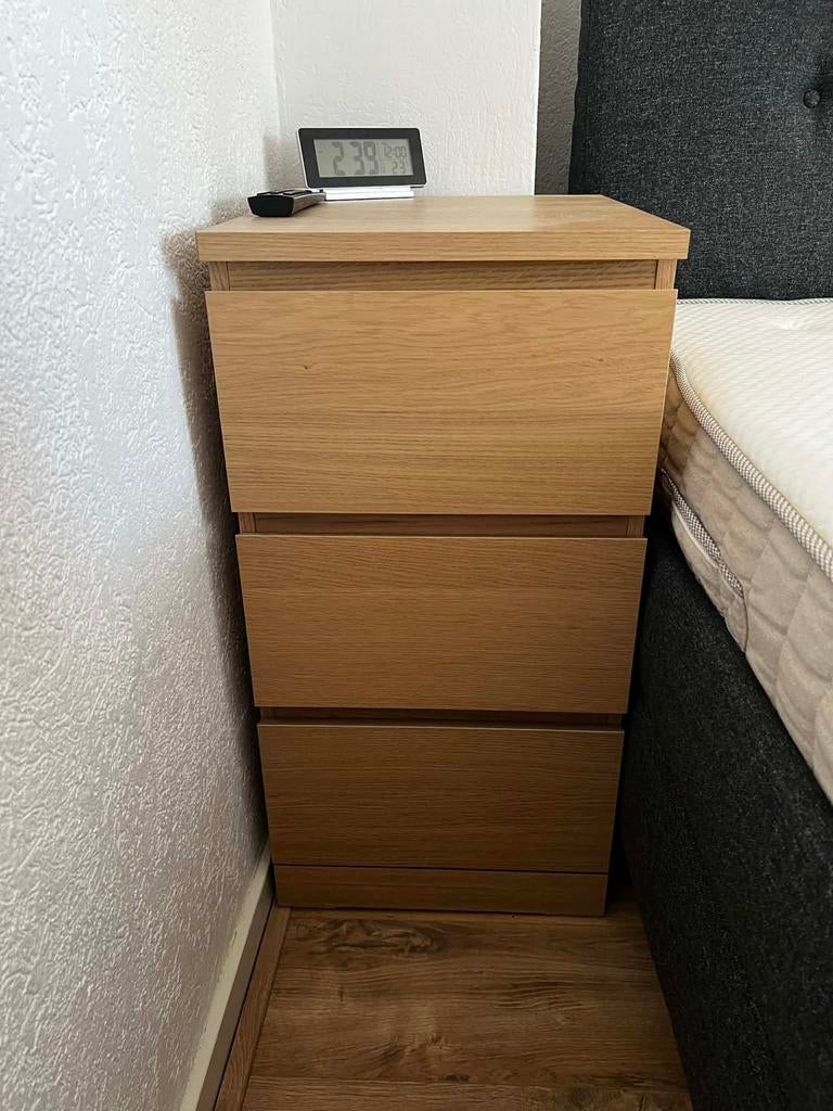 Nachtkastje met 3 lades - Hout, Huis en Inrichting, Ophalen, Gebruikt, Minder dan 45 cm, 70 cm of meer