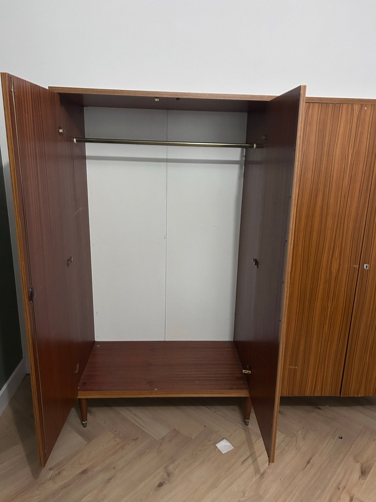 Mid-century kledingkast - Ruim en stijlvol, Ophalen, Gebruikt, 150 tot 200 cm, Overige houtsoorten