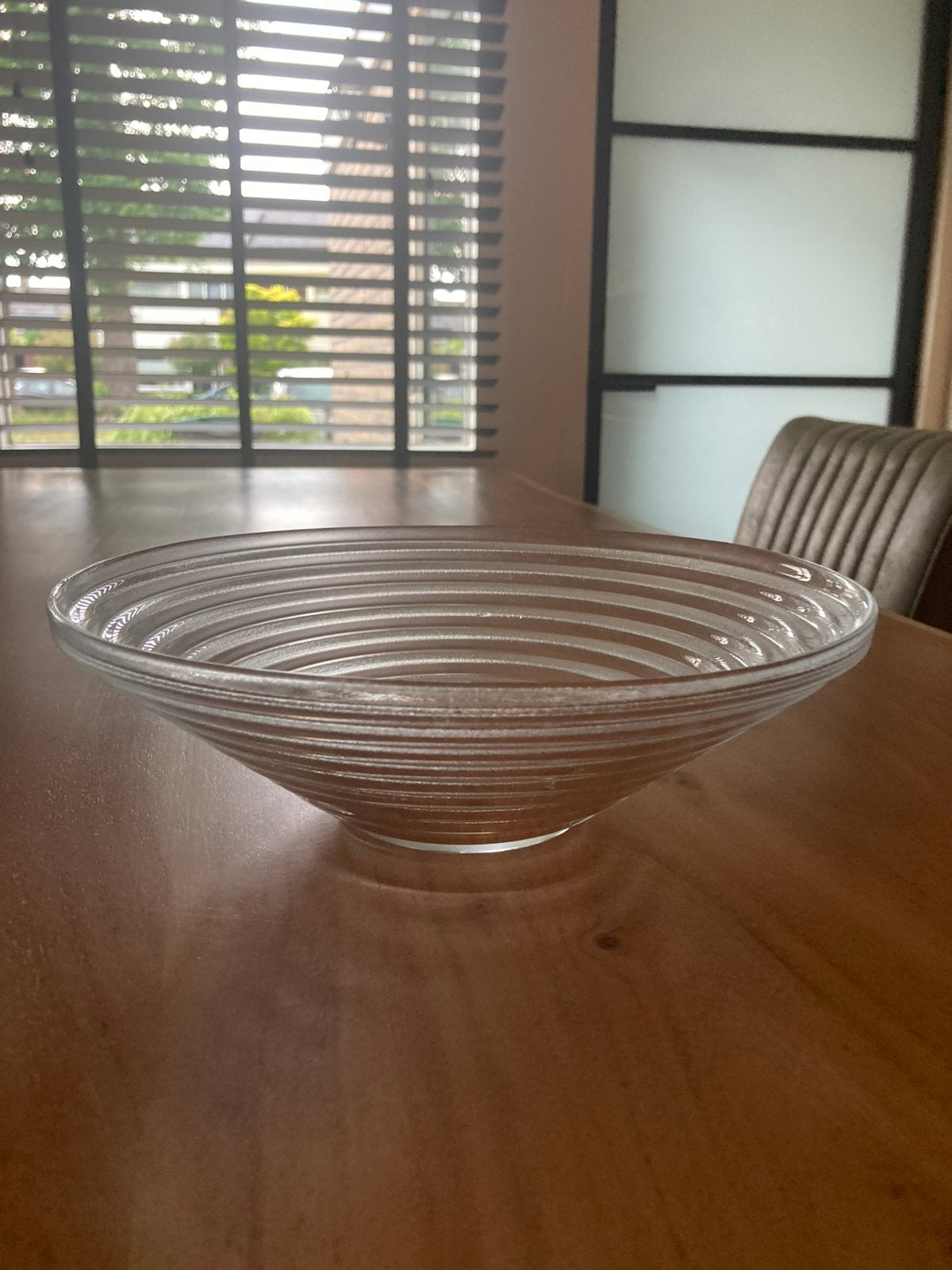 Gratis glazen serveerschaal / fruitschaal Ø23x7cm, Ophalen of Verzenden, Overige stijlen, Glas, Schaal of Schalen