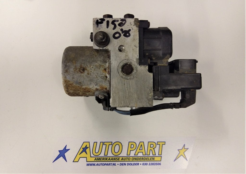 Ford F150 4X4 ABS pomp 2005-2006, Gebruikt, Ford motor company, P.O. Box 6248, Dearborn, MI 48126, Ophalen of Verzenden