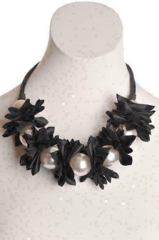 Nieuwe ketting van Manouk zwart/wit met parels., Ophalen of Verzenden, Nieuw