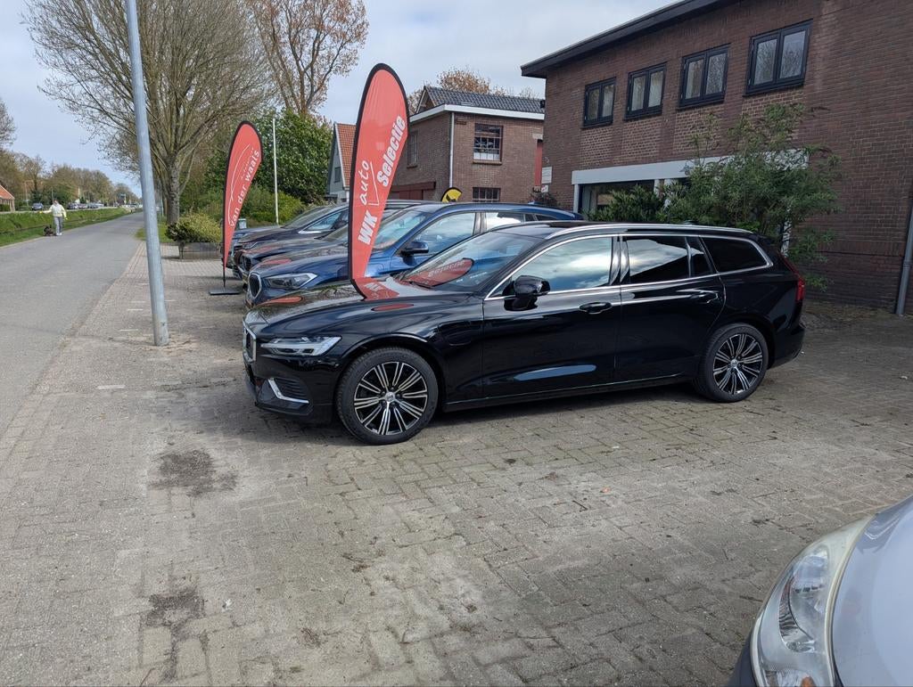 Volvo V60 T6 Twin Engine 349pk AWD Geartronic 2021 Zwart, Auto's, Automaat, Zwart, 4 cilinders, Zwart