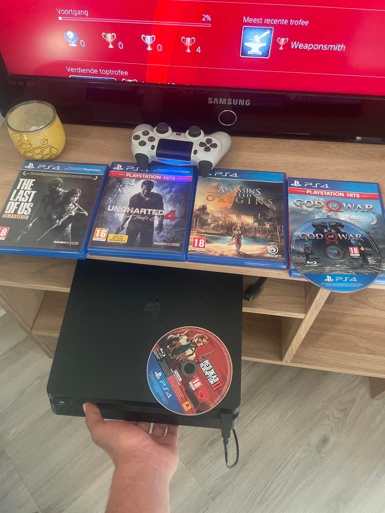 PS4 Slim met 1 controller en 5 topgames, Ophalen of Verzenden, Zo goed als nieuw, Met 1 controller, Slim