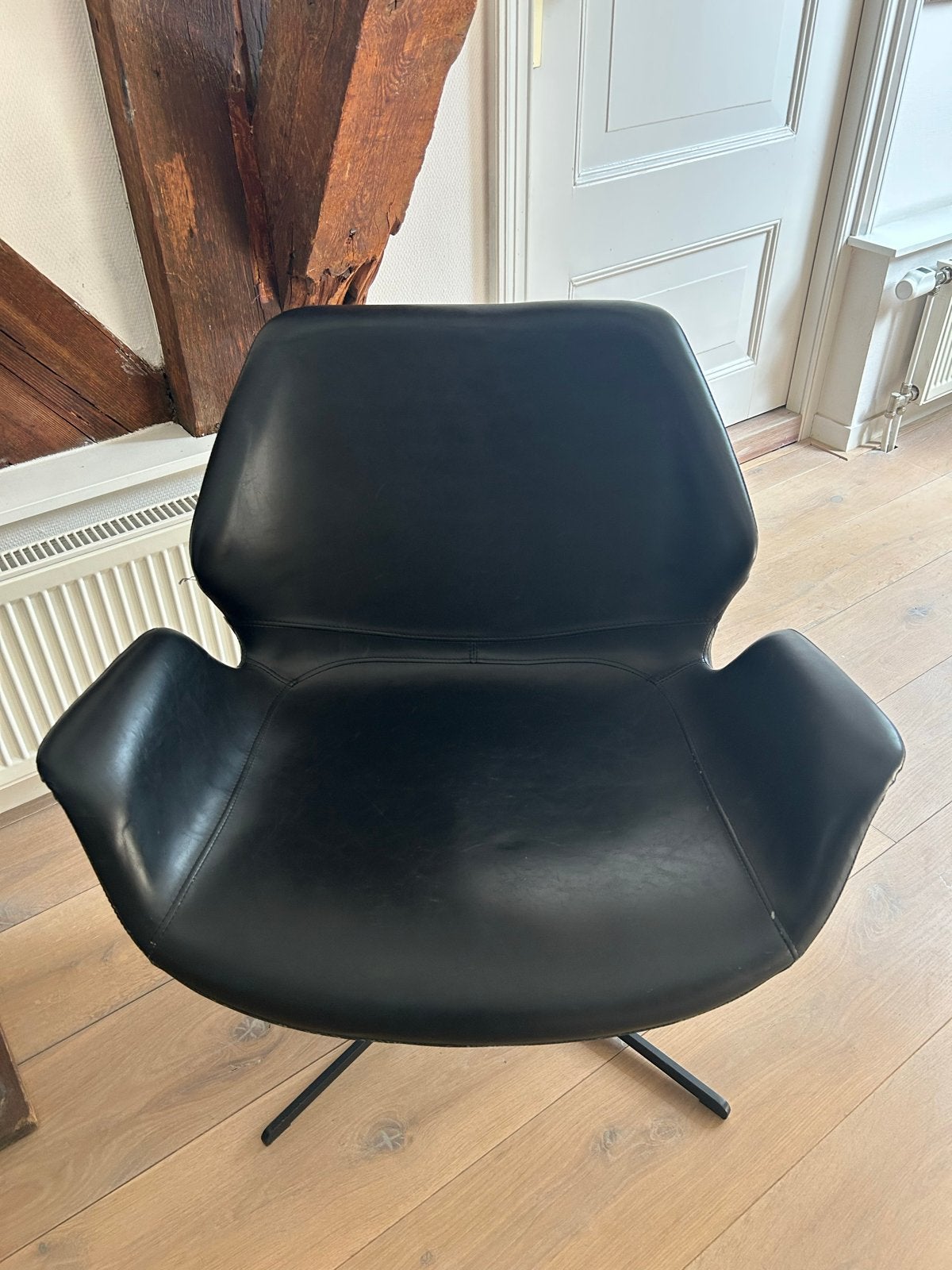 Zwarte design fauteuil - Comfortabel en stijlvol, Ophalen, Minder dan 75 cm, Zo goed als nieuw, 75 tot 100 cm