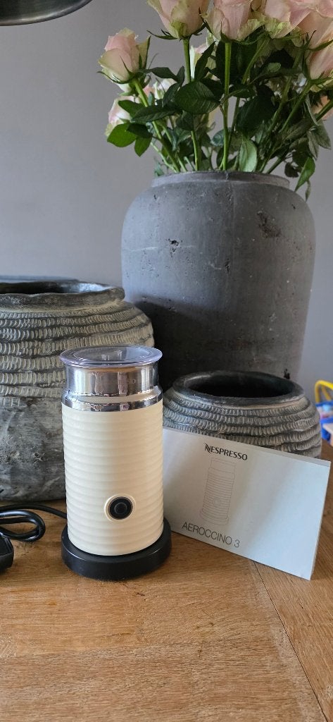 Nespresso Aeroccino 3 wit – bijna niet gebruikt, Witgoed en Apparatuur, Ophalen of Verzenden, Zo goed als nieuw, Elektrische melkopschuimer