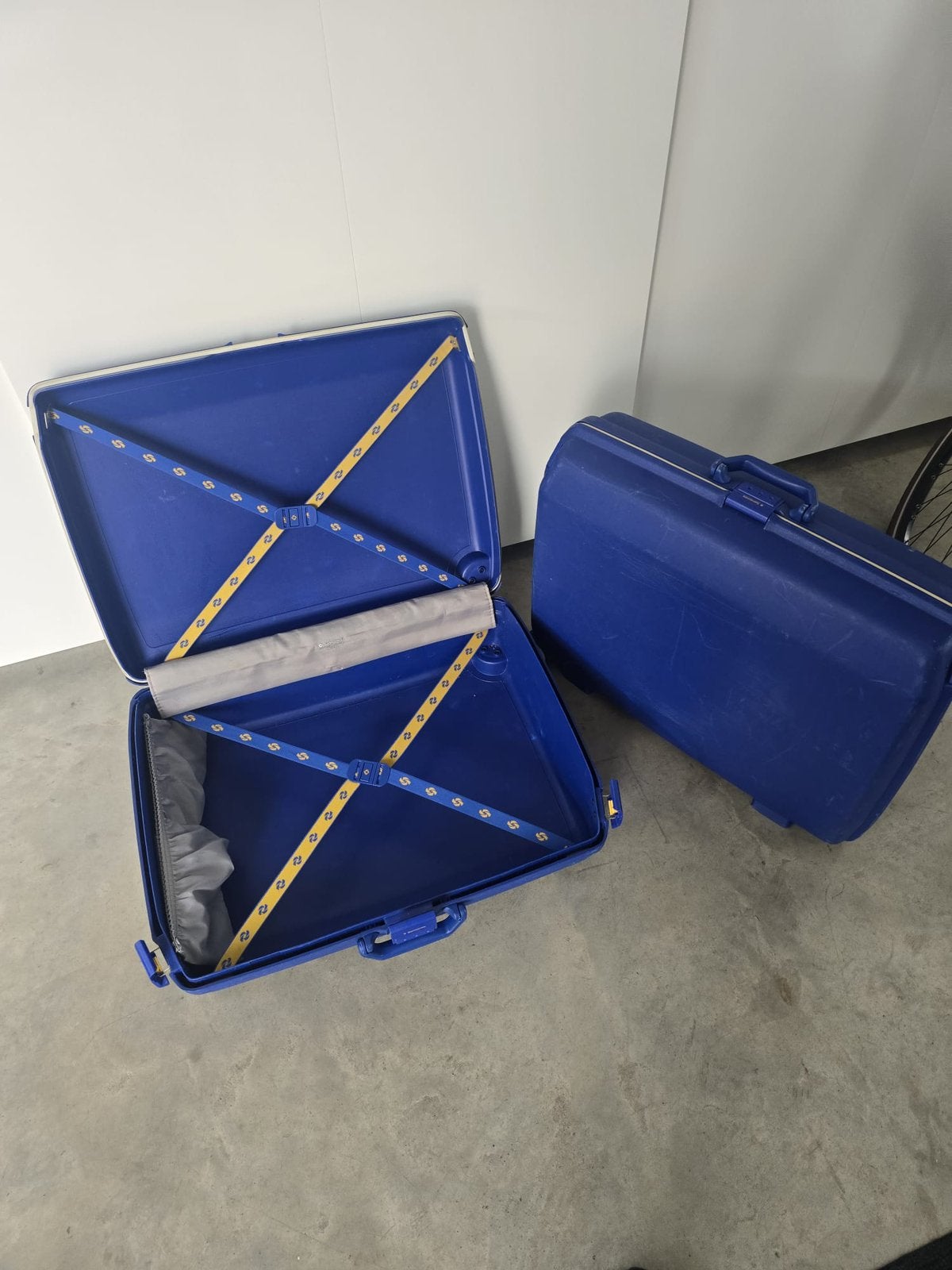 2 Samsonite blauwe koffers, Gebruikt, Hard kunststof, 45 tot 55 cm, Ophalen