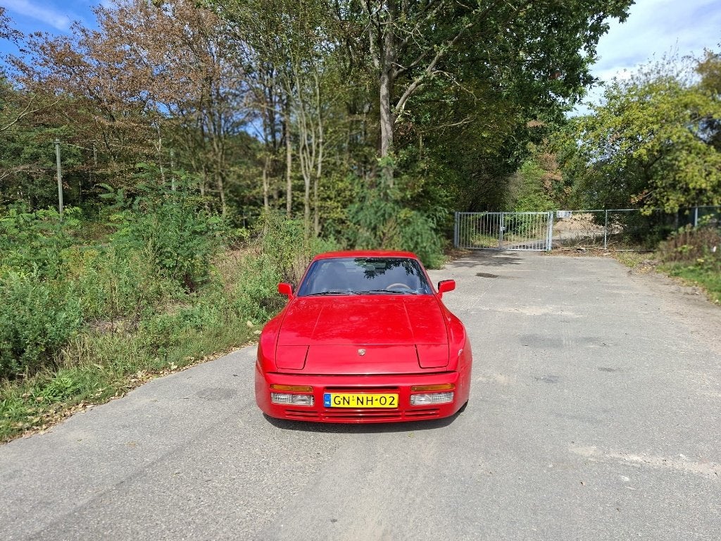 Porsche 944 1985 Rood | Kop gereviseerd  Distributie nieuw, Auto's, Achterwielaandrijving, 4 cilinders, 1194 kg, 163 pk