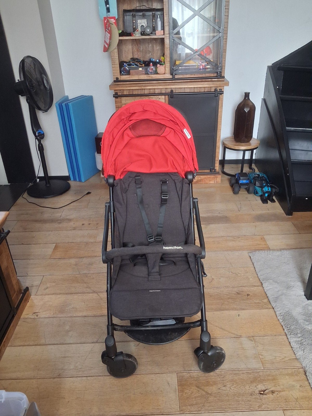 Buggy, zwart zit en slaap stand met kap of zonder kap, Kinderen en Baby's, Buggy's, Ophalen, Gebruikt, Overige merken