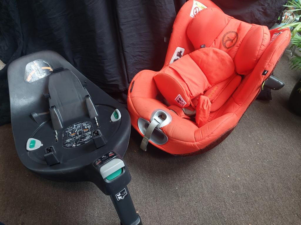 Cybex sirona z i-size autostoel met base in het rood, Ophalen, Zo goed als nieuw