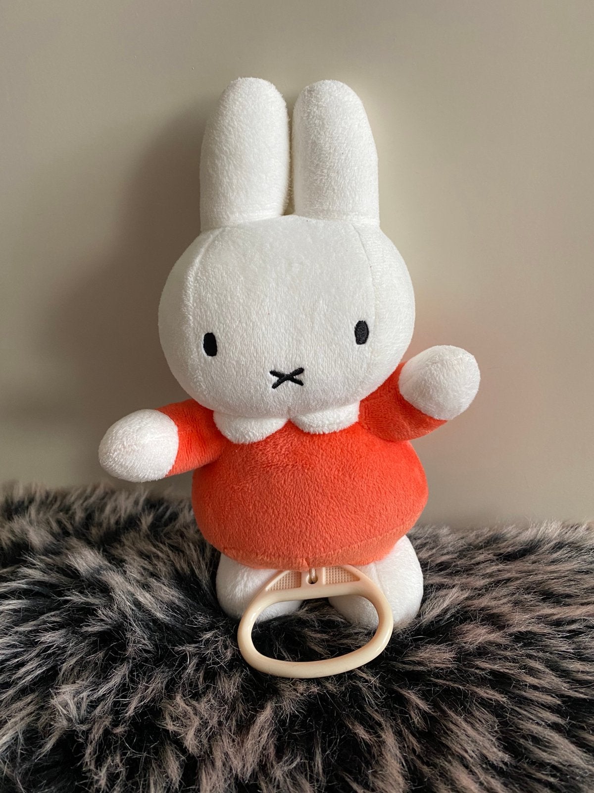 Nijntje konijntje knuffel muziek koord. 22 cm, Verzenden, Zo goed als nieuw, Konijn