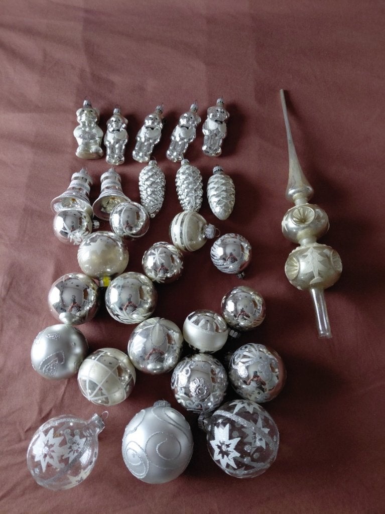 Vintage kerstballen en piek ,zilver met sneeuw, Diversen, Ophalen of Verzenden, Gebruikt