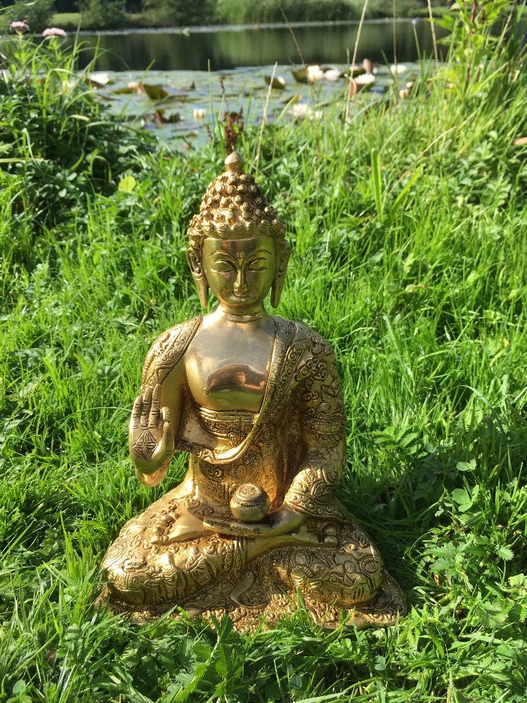 Aziatische kunst: zware messing boeddha, Ophalen of Verzenden, Handgemaakt, 20 - 50 cm, Beeld