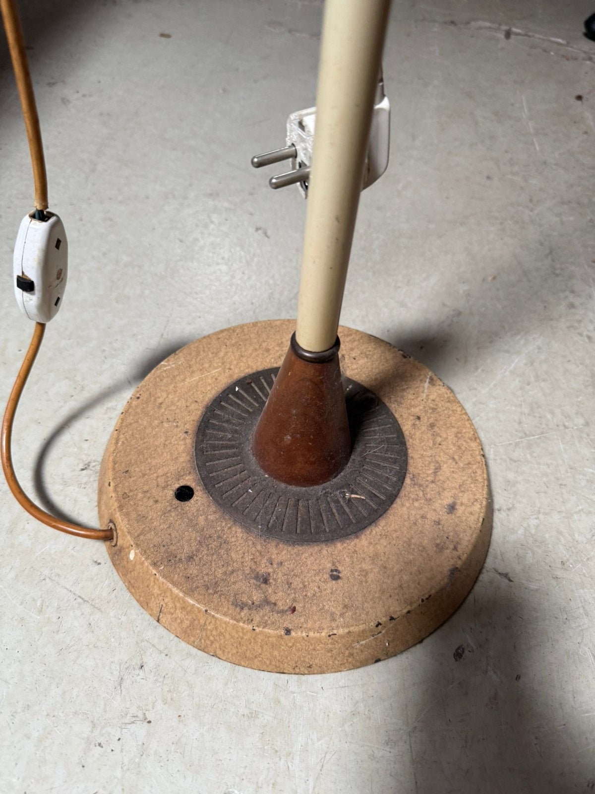 Vintage vloerlamp. Messing metaal hout gietijzer, Ophalen, Zo goed als nieuw, Metaal, 150 tot 200 cm