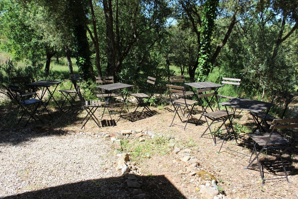 Brocante - Twee vrolijke Bistro-setjes!, Tuin en Terras, Overige materialen, Gebruikt, Bijzettafel, Tuinset
