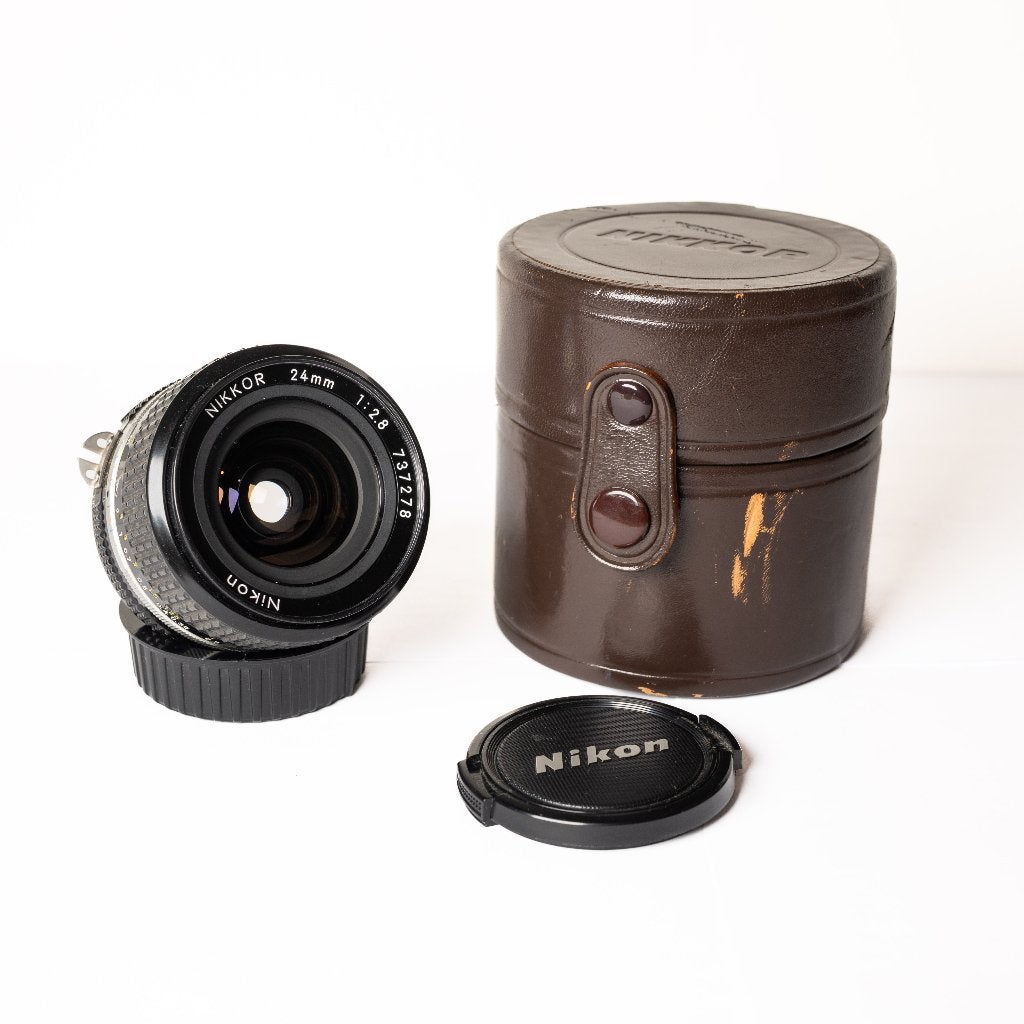 Nikon Nikkor 24mm f/2.8 AI-S wide-angle prime, Ophalen of Verzenden, Gebruikt, Groothoeklens
