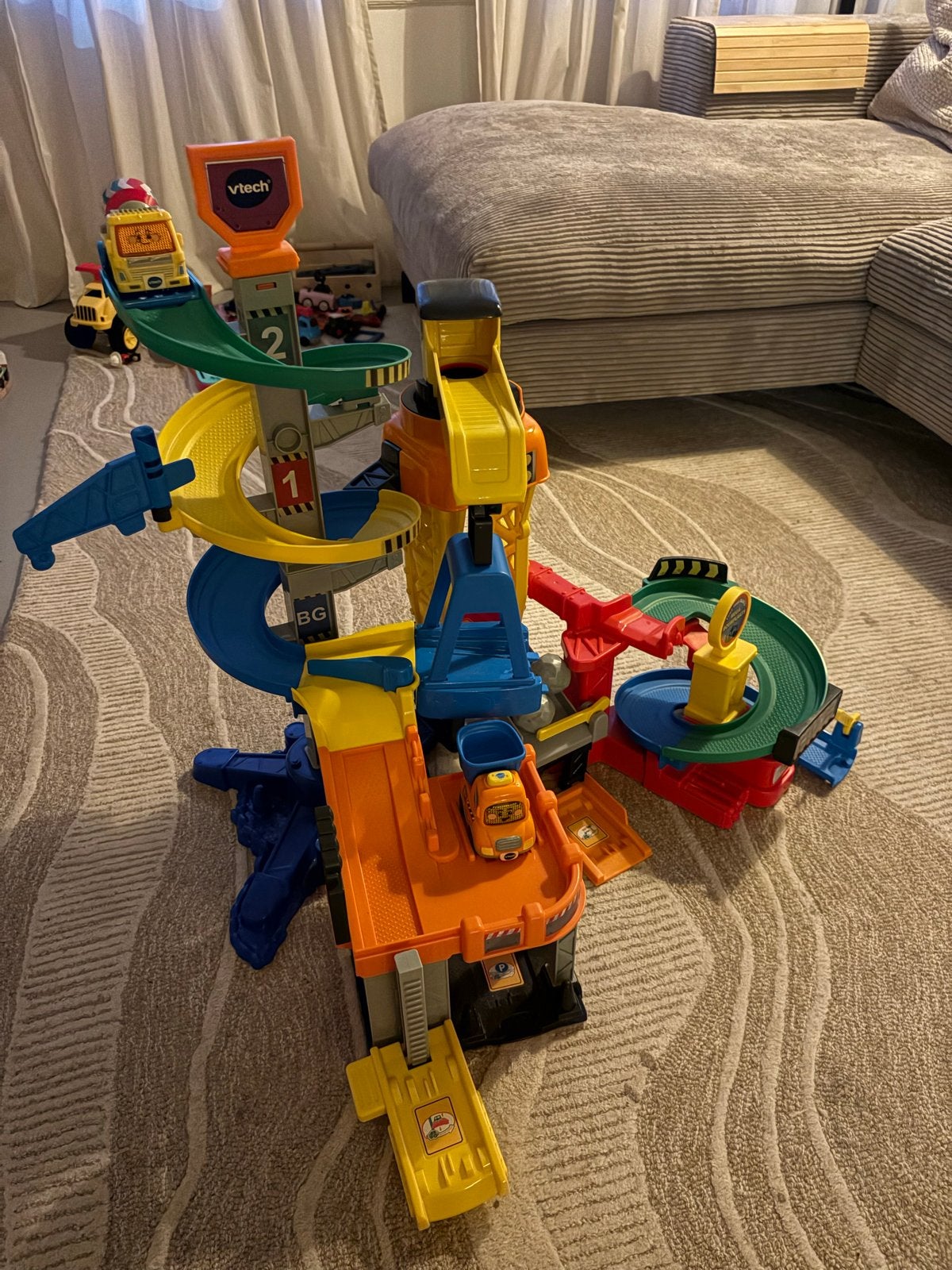 Vtech Toet Toet Auto's Mega Werkplaats met auto, Ophalen, Zo goed als nieuw