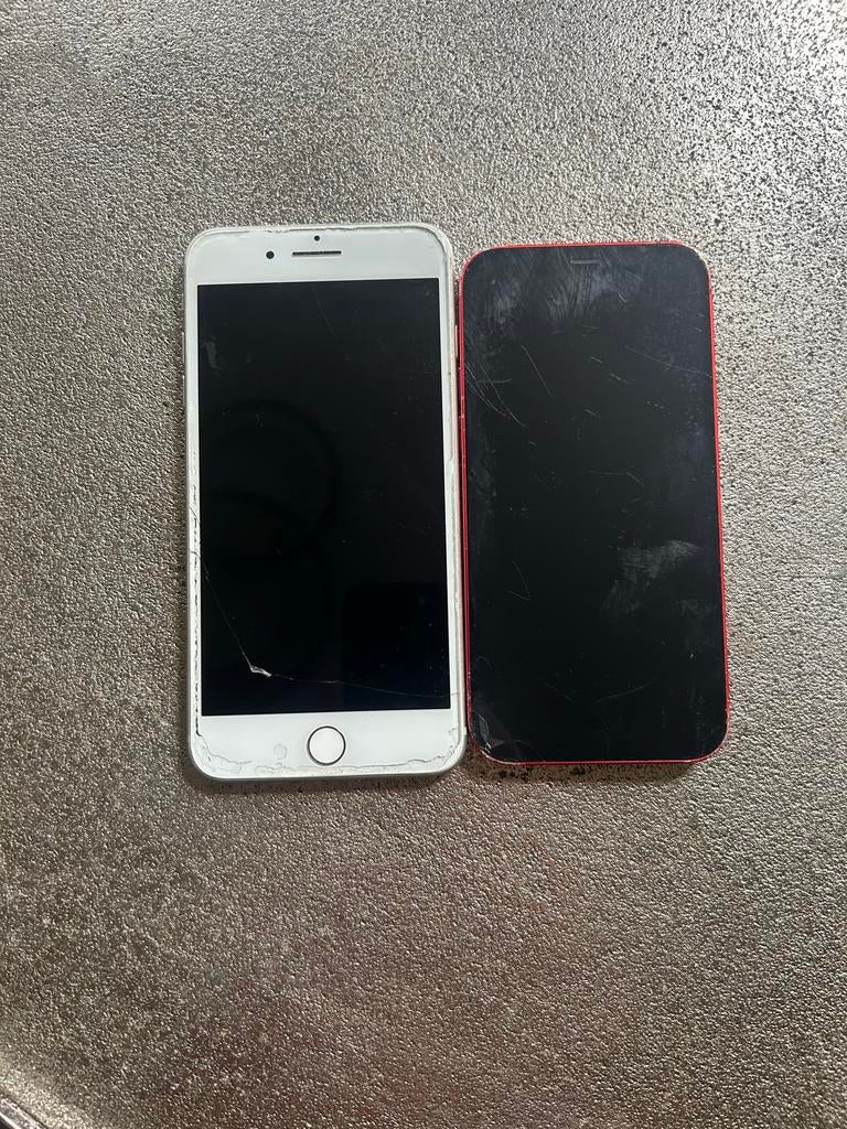 2 kapotte iPhones (iPhone 7 Plus en iPhone 12), Telecommunicatie, Mobiele telefoons | Apple iPhone, Ophalen, Niet werkend, 64 GB
