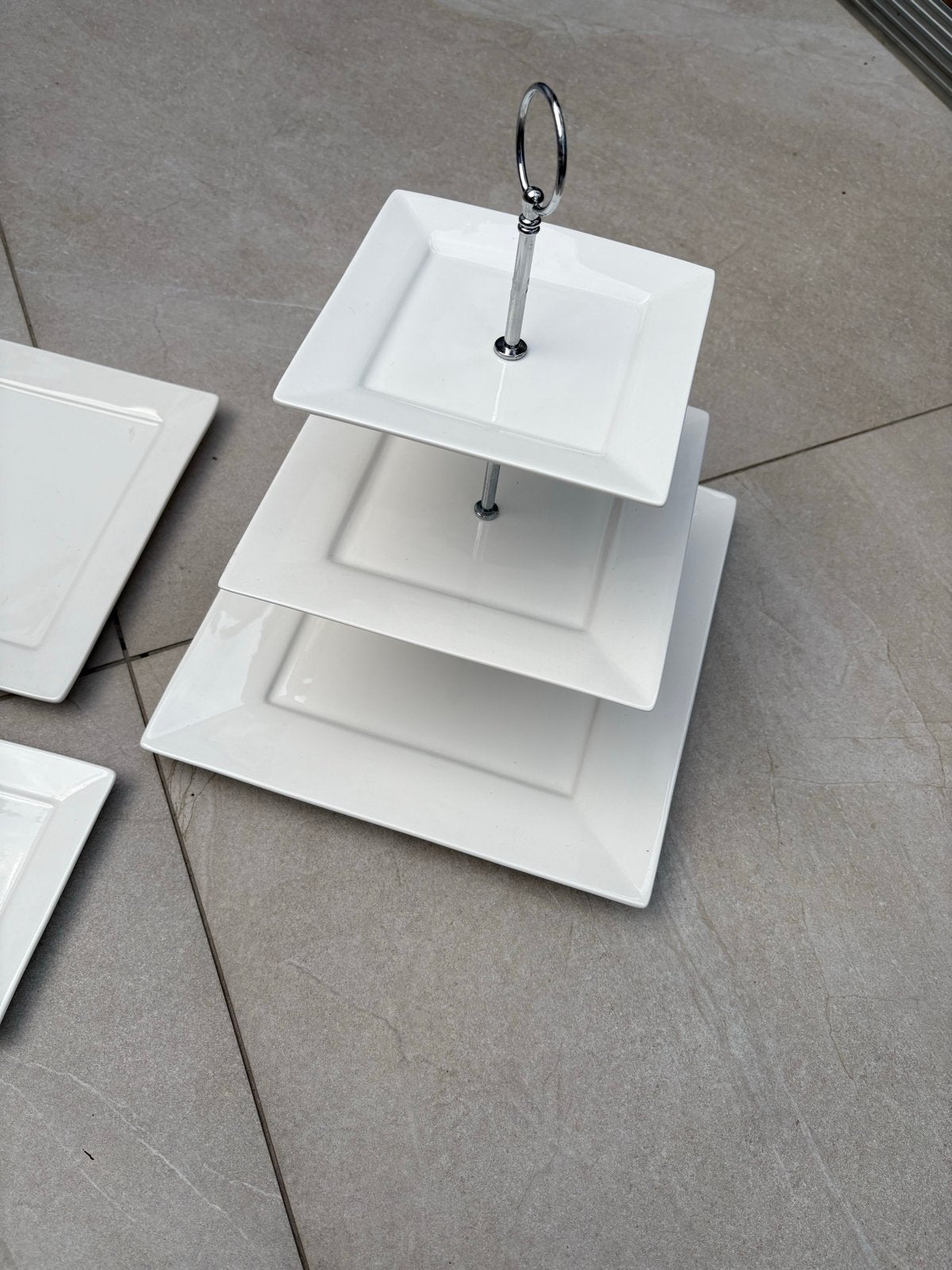 Witte etagère met vierkante borden, Etagère, Demontabel, Ophalen of Verzenden, Zo goed als nieuw
