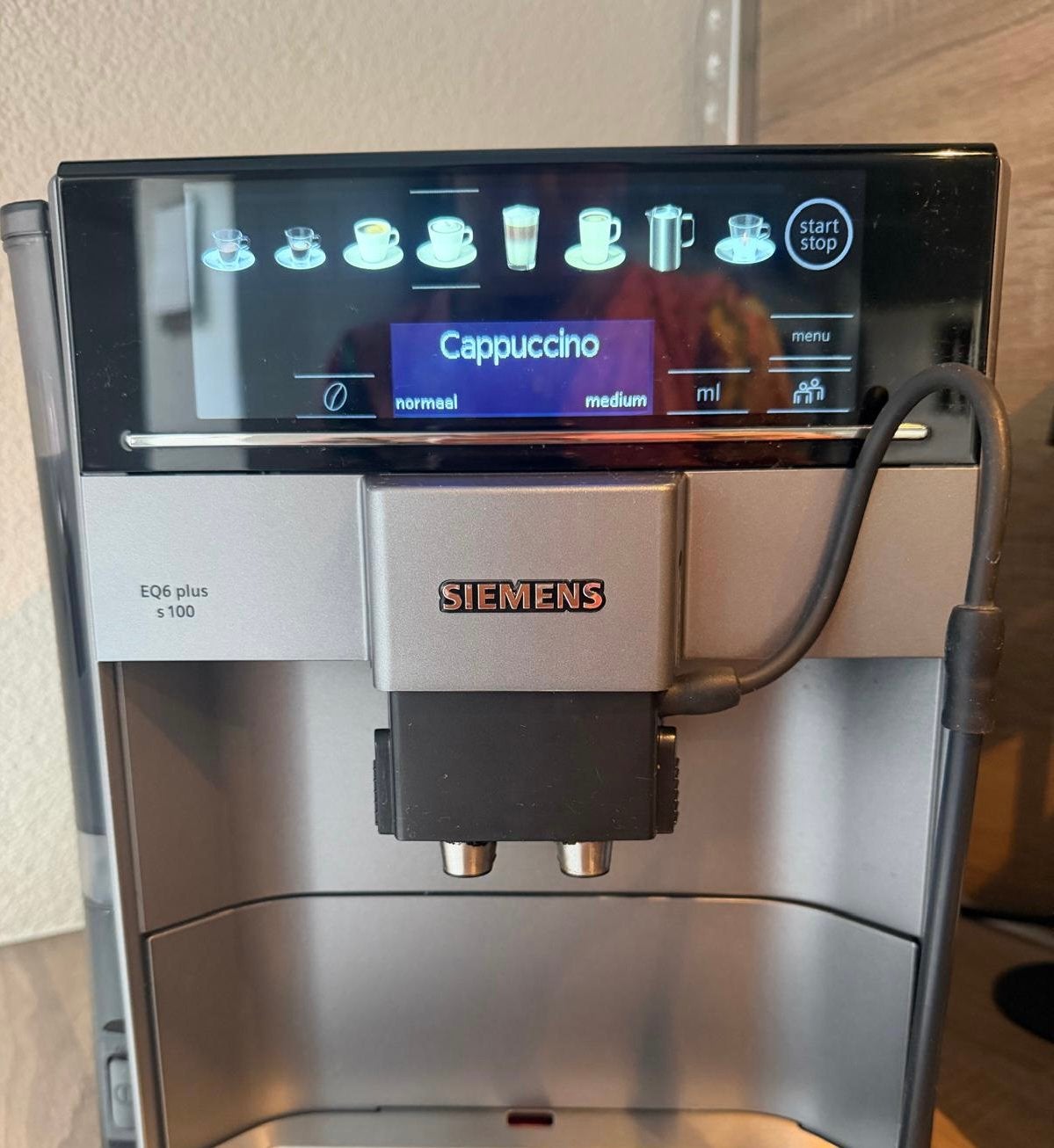 Siemens EQ.6 plus s100 volautomatische espressomachine zgan, Witgoed en Apparatuur, Koffiezetapparaten, Ophalen, Afneembaar waterreservoir
