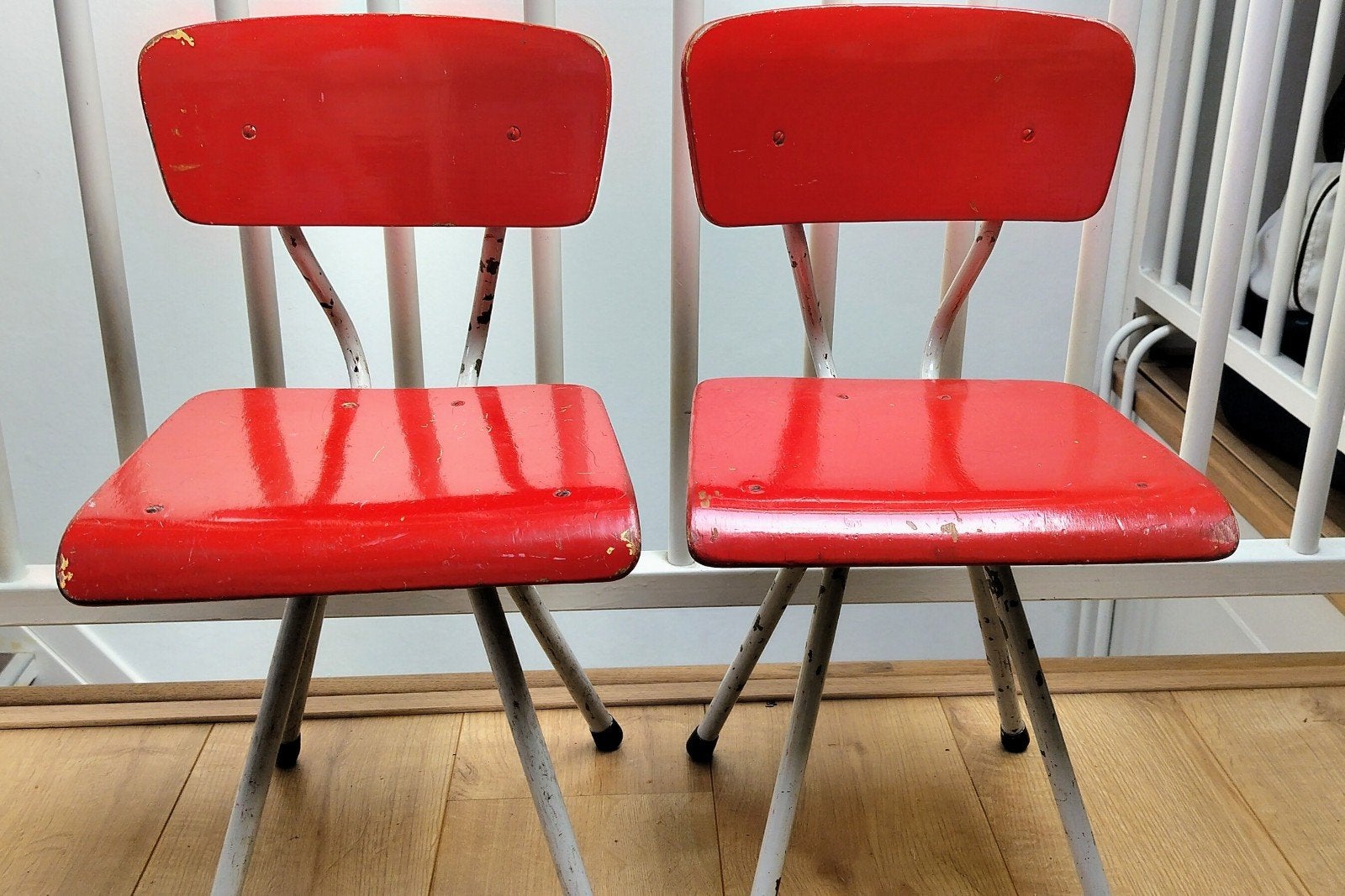 Set van 2 retro kinderstoeltjes stoelen- rood, Ophalen, Gebruikt, Twee, Metaal